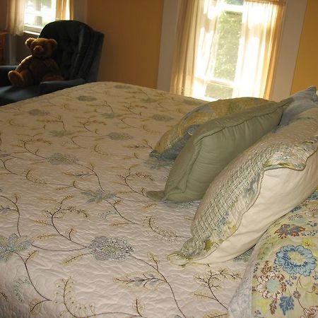 Hugging Bear Inn Bellows Falls Buitenkant foto