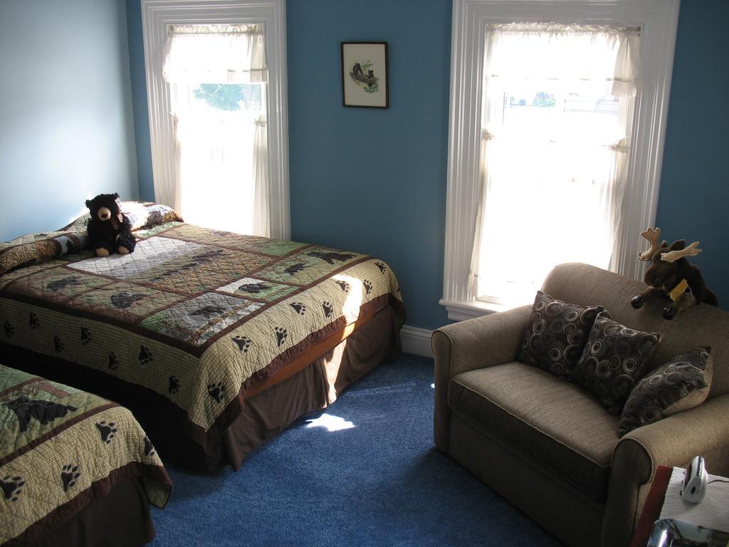 Hugging Bear Inn Bellows Falls Buitenkant foto