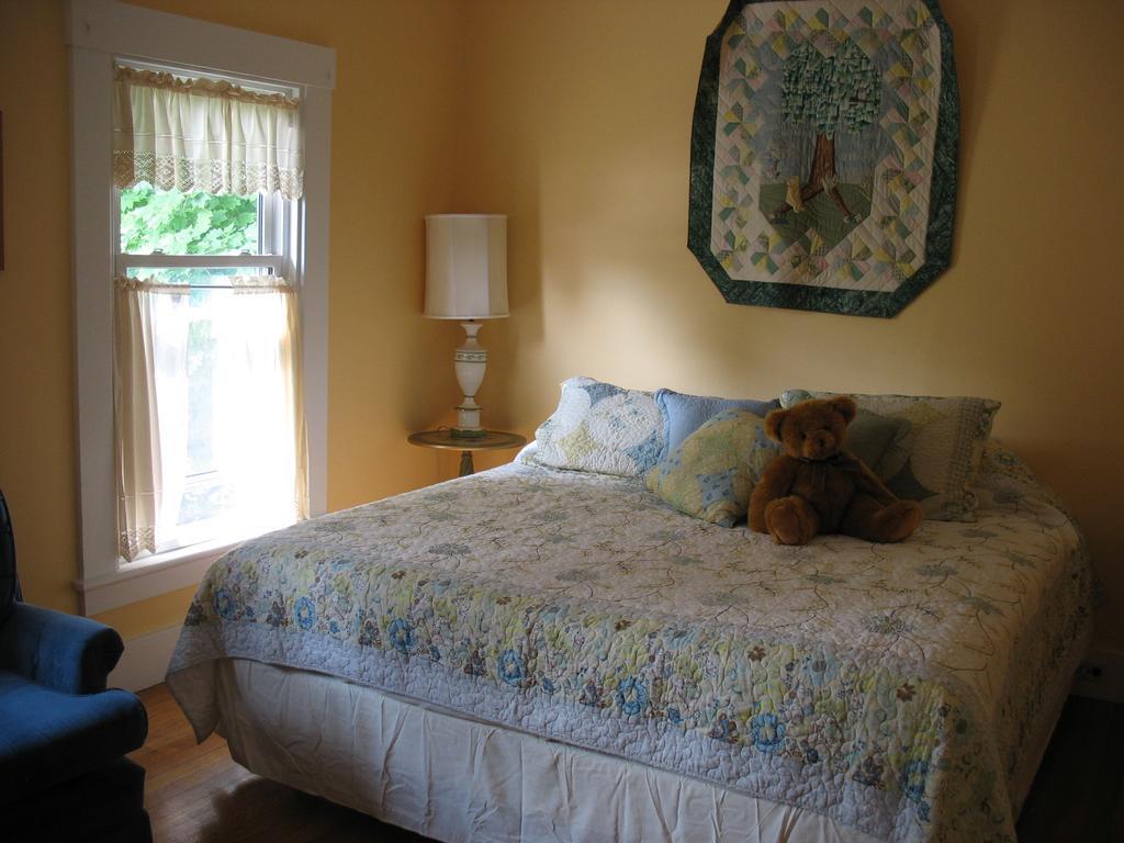 Hugging Bear Inn Bellows Falls Buitenkant foto
