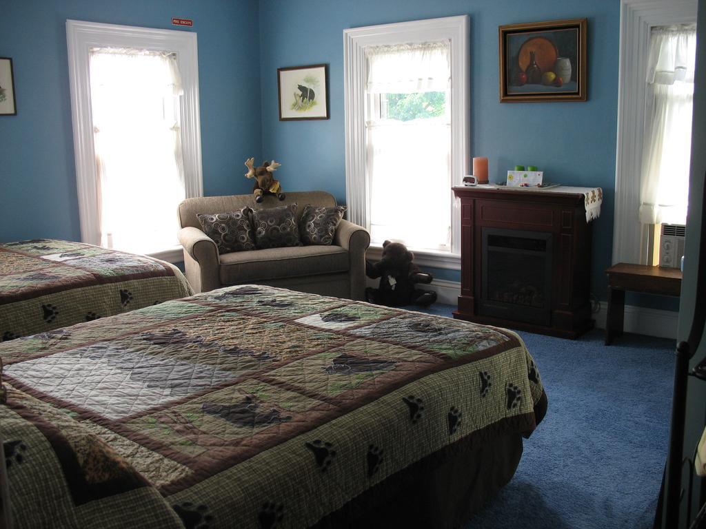 Hugging Bear Inn Bellows Falls Buitenkant foto