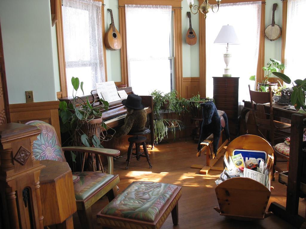 Hugging Bear Inn Bellows Falls Buitenkant foto