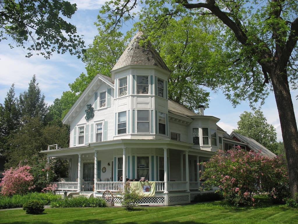 Hugging Bear Inn Bellows Falls Buitenkant foto